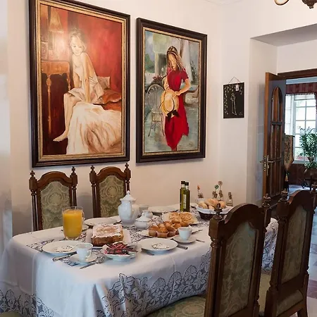 Boutique House Lujopobre Bed & Breakfast