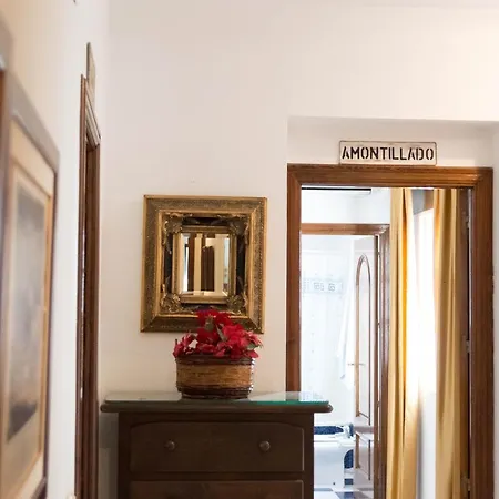 Boutique House Lujopobre Alojamento de Acomodação e Pequeno-almoço Montilla
