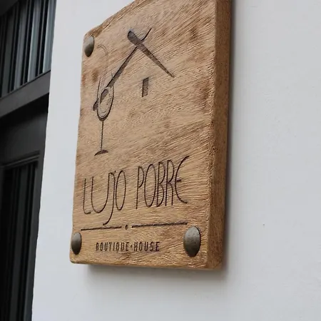 Boutique House Lujopobre Alojamento de Acomodação e Pequeno-almoço